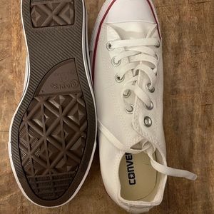 Converse all star low top women’s size 8